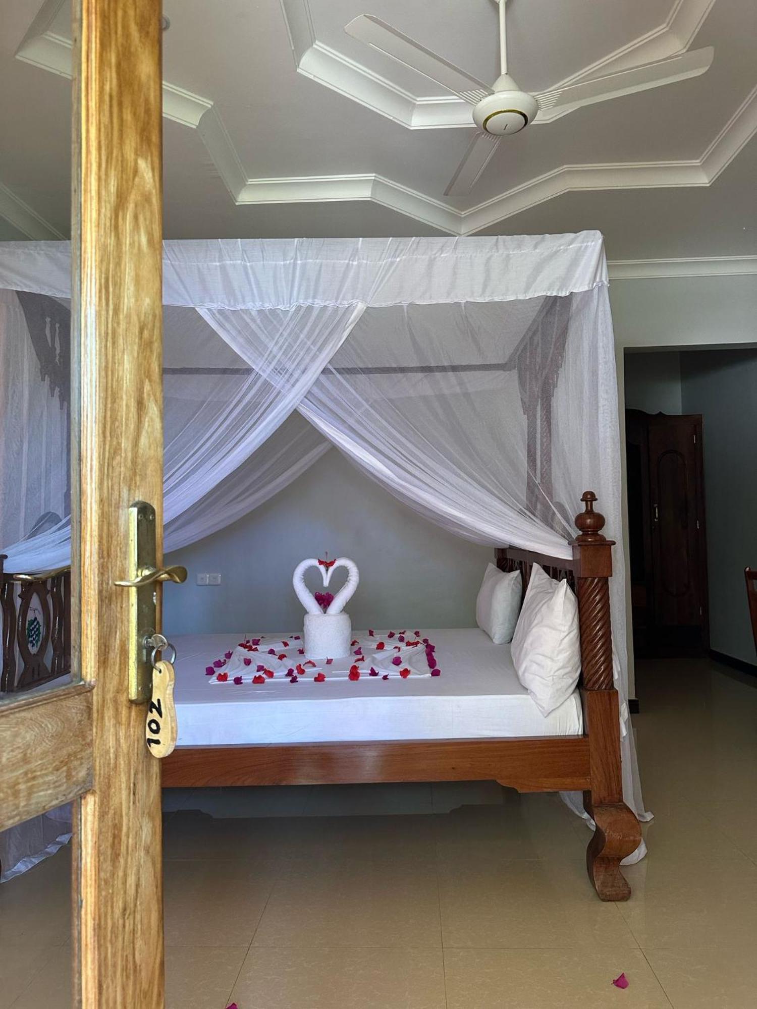 Relax Hotel Taj Nungwi Eksteriør billede