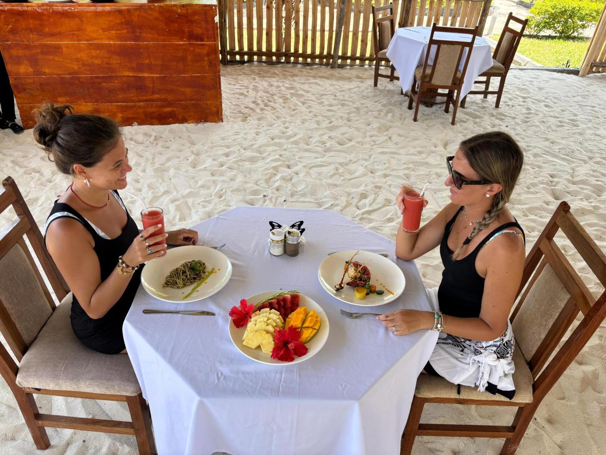 Relax Hotel Taj Nungwi Eksteriør billede